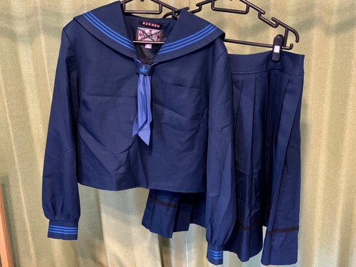 愛知県 東浦高校の冬服★セーラー服★かわいい青色セーラー★大きめ１７０Ａサイズ
