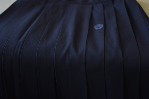  d■美品■校章刺繍付き 女子学生制服 冬スカート■濃紺 フランシスコ 不明