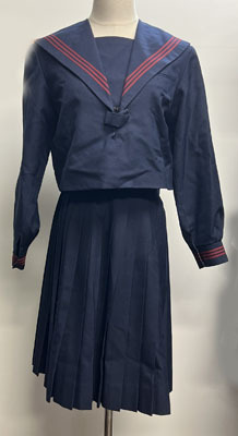  滋賀県　公立　水口中学校　女子制服（冬服、夏用スカート）
