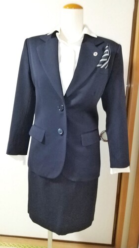 ジャケットとスカート（安田女子大学） - スーツ/フォーマル/ドレス