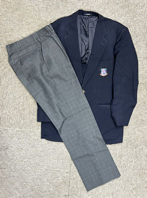  愛知県　名古屋調理師専門学校　男子制服一式(ブレザー、パンツ×2)