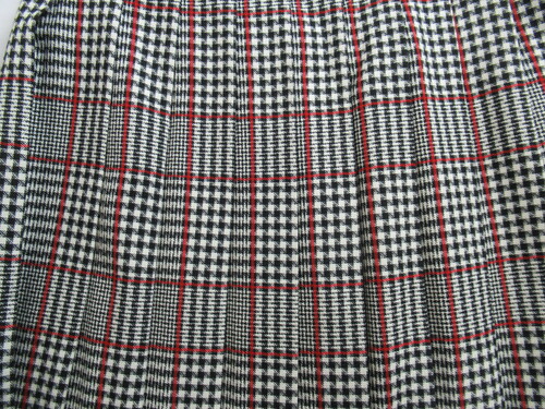 [不明] 5794　530　冬スカート moff clear 白＋黒＋赤 チェック柄