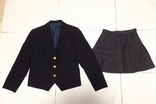 [不明] 神奈川か東京　高校　女子制服セット（ジャケット+スカート）m1066