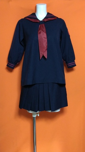 [不明] 幼稚園 小さい制服 ピンク二本ライン  セーラー マイクロミニスカート スカーフ 不明冬服 セット。 
