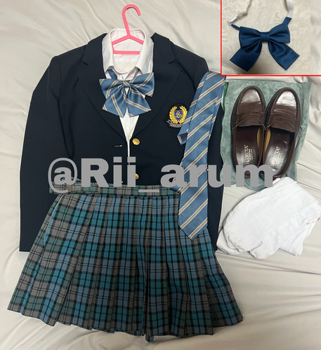 新栄高校制服正規冬スカート70000円は無理ですか