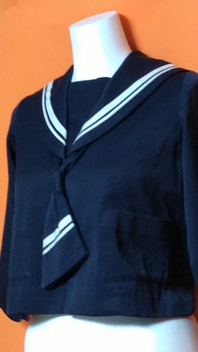 [不明] なかよし幼稚園 制服  セーラー 白二本ライン ネクタイ 不明 冬服 セット。