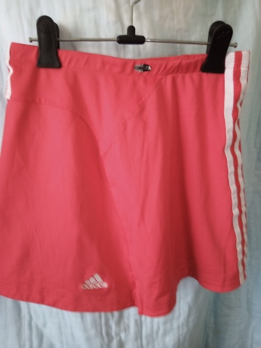 熊本県 Adidas 赤色テニススコート