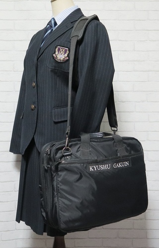 熊本県 九州学院高校 制カバン(肩紐付き) 女子制服卒業生の保管品