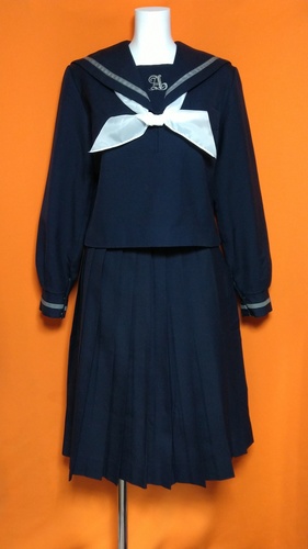 兵庫県 姫路市立 朝日中学校 制服 セーラー スカート スカーフ 冬服 セット。