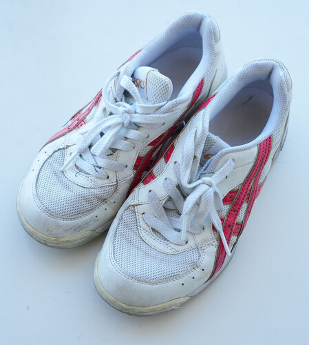  ▽千葉県 八千代松陰高校 運動靴（22.5cm）女子制服卒業生の保管品