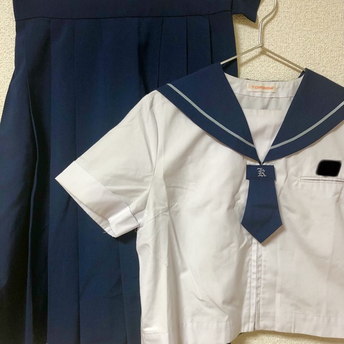 福岡県 【那珂川中学校 夏服】ネクタイ付きセーラー.吊りスカート