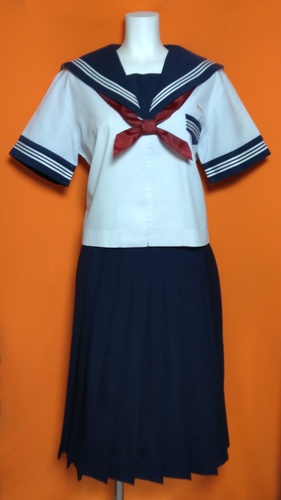 宮崎県 新田中学校 大きいサイズ 制服 セーラー スカート セット。