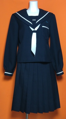 宮崎県 宮崎市立 生目中学校 大きいサイズ 制服 セーラー 吊りスカート  スカーフ 冬服 セット。