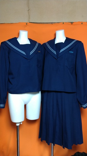 宮崎県 宮崎市立 生目南中学校 大きいサイズ  明紺 制服 セーラー、 吊りスカート。セーラー上着。冬服 セット。 