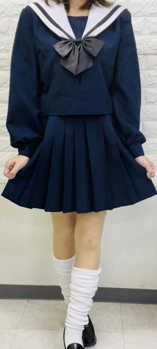 愛知県 名古屋西高校　冬制服　スカートミニ丈　大きめサイズ