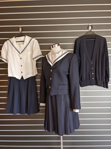 千葉県 聖徳大学付属女子中学 旧制服　６点　ジャケット　スカート　セーラーブラウス　カーディガン