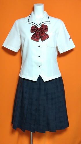 福岡県 青豊高等学校 制服 ブラウス  チェックスカート  夏服 セット。
