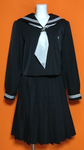 高知県 香美市立 鏡野中学校  美品 黒 大きいサイズ制服 セーラー 。スカート スカーフ 冬服 セット。 