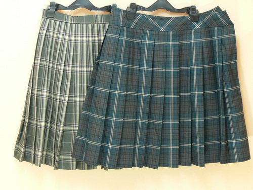 [不明] s63 グリーン系チェック柄　緑色系格子柄　プリーツスカート　2枚セット　冬スカート