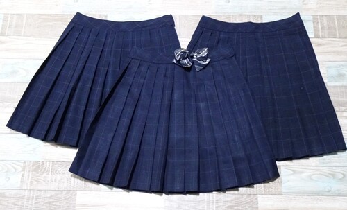  1-250☆兵庫県立吉川高校　チェックの冬夏スカート3枚　リボン1個付