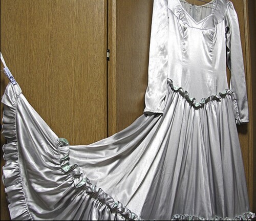 神奈川県 フェリス女学院大学フラメンコ部　ワンピース衣装　シルバー　フラメンコドレス