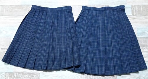 大阪府 3-37☆和泉市立　富秋中学校☆チェックの冬スカート2枚セット