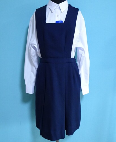 兵庫県 3-220☆大きなサイズ　紺色冬用ジャンパースカート