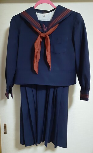 東京都 雙葉小学校 赤ラインセーラー冬服 ベスト スカーフ