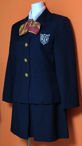 兵庫県 甲南女子大学 美品制服  ブレザー マイクロミニスカート ブラウス 冬服セット。