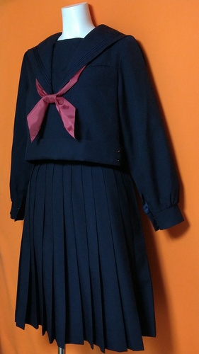 福岡県 女子制服 セーラー スカート スカーフ 不明冬服。