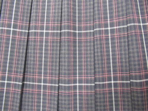 福岡県 1862　580　大きなサイズ！三井高校 冬スカート 黒＋グレー＋ピンク チェック柄