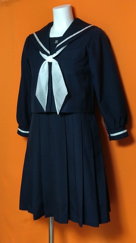 佐賀県 女子制服 セーラー ジャンパースカート スカーフ 不明冬服。