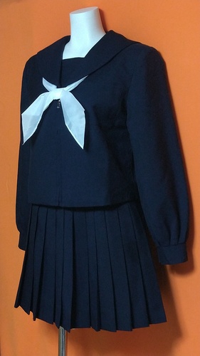 [不明] 女子制服 ヒロミチナカノ セーラー  マイクロミニスカート  スカーフ  不明冬服 。