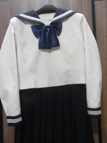 福岡県 博多女子高校　冬用セーラー上下セット 指定リボン付き  着用期間短い品