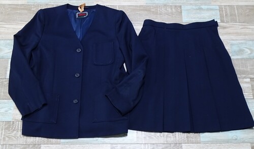 奈良県 11-157☆紺イートン型ブレザーと冬スカートの2点セット　サイズ170A　スクールバンビ