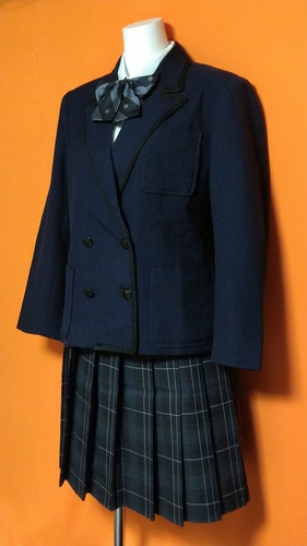 [不明] 女子制服  ブレザー ベルト付きチェックミニスカート ブラウス 不明冬服。
