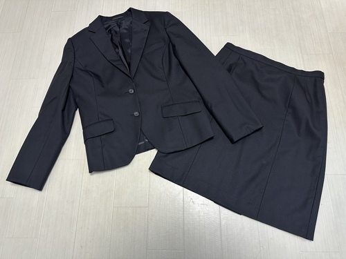 兵庫県 武庫川女子大学　指定制服　スーツ上下2点セット　まだ出物の少ない現行モデル、大きめサイズ