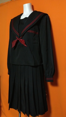 [不明] 女子制服 大きいsize 黒セーラー スカート スカーフ 不明冬服。