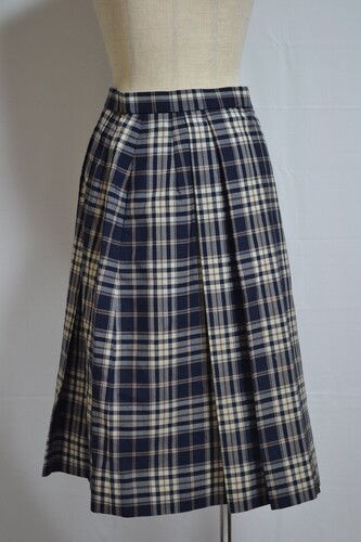  ���É����� ���Ï��ƍ����w�Z �ăX�J�[�g NIKKE��VT0661