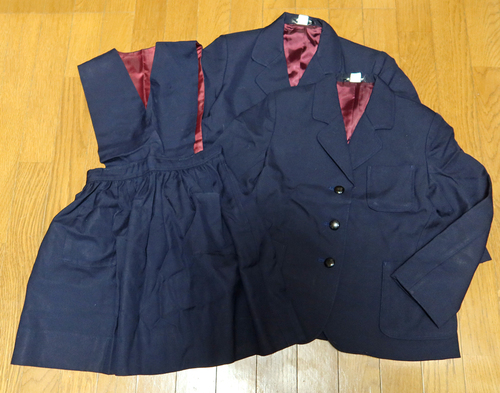 大阪府 私立　追手門学院小学校　冬服ジャケット２着＋ジャンパースカート　フレア　裏地赤色