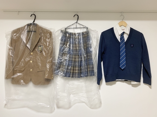 東京都 品川女子学院　冬制服一式　ブレザー　ネクタイ　青チェック冬スカート　セーター