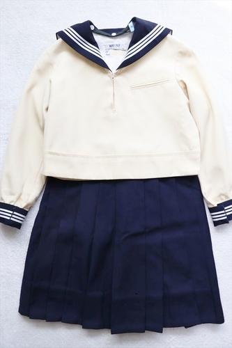 東京女学館校章【箱付き】【新品】 2025年最新】東京女学館 制服