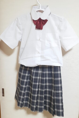  s{ swZ ĕ HANAE MORI