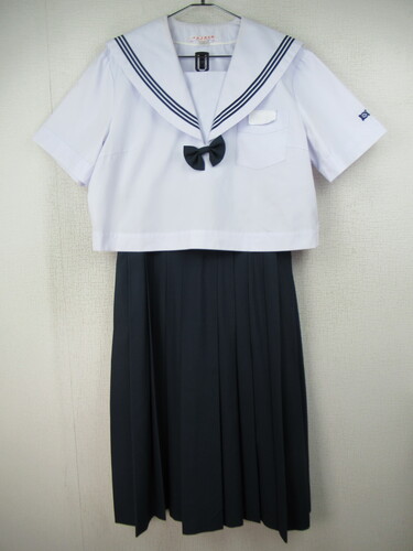  5879@770@傫ȃTCYIt쒆w ăZ[[㉺Zbg {t