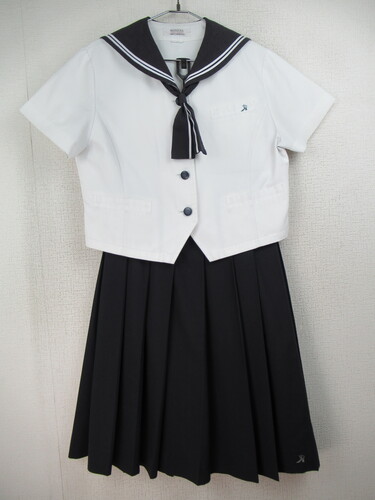 F{ 6192@660@傫ȃTCYISZ ăZ[[㉺Zbg  ^Ct O{^