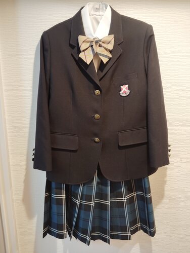 { {@@Rw@Z@uU[@XJ[g@̑5_Zbg@TCYL@i