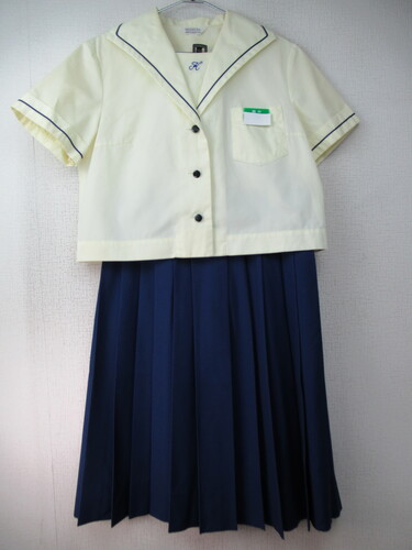 F{ 7028@660@傫ȃTCYI풆w ăZ[[㉺Zbg N[n O{^