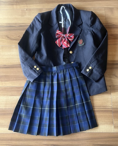 [�ʐM��] ���w�@�������Z�b�g���u���U�[���X�J�[�g�����{��