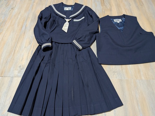 [�s��] �ڍוs�� NIKKE 175 �Z�[���[���㉺�Z�b�g