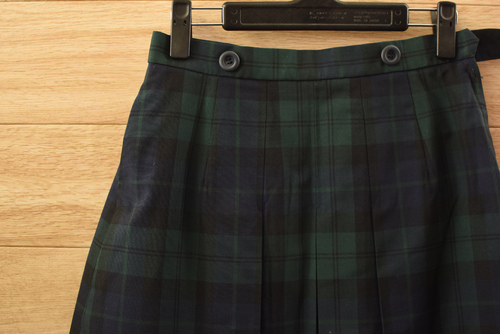  c���ǍD��ISETAN�ɐ��O ���q�w������ �l�C�`�F�b�N�� �ăX�J�[�gW66L51���Z���E�� �s��